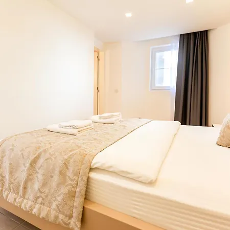 Appartement 103 *