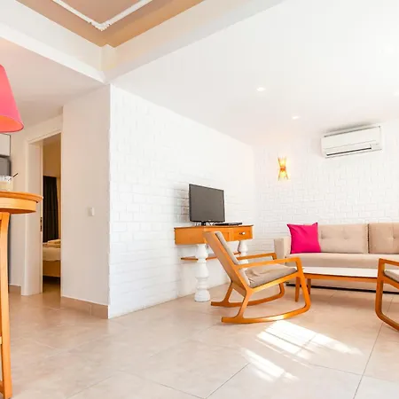 Appartement 103 *